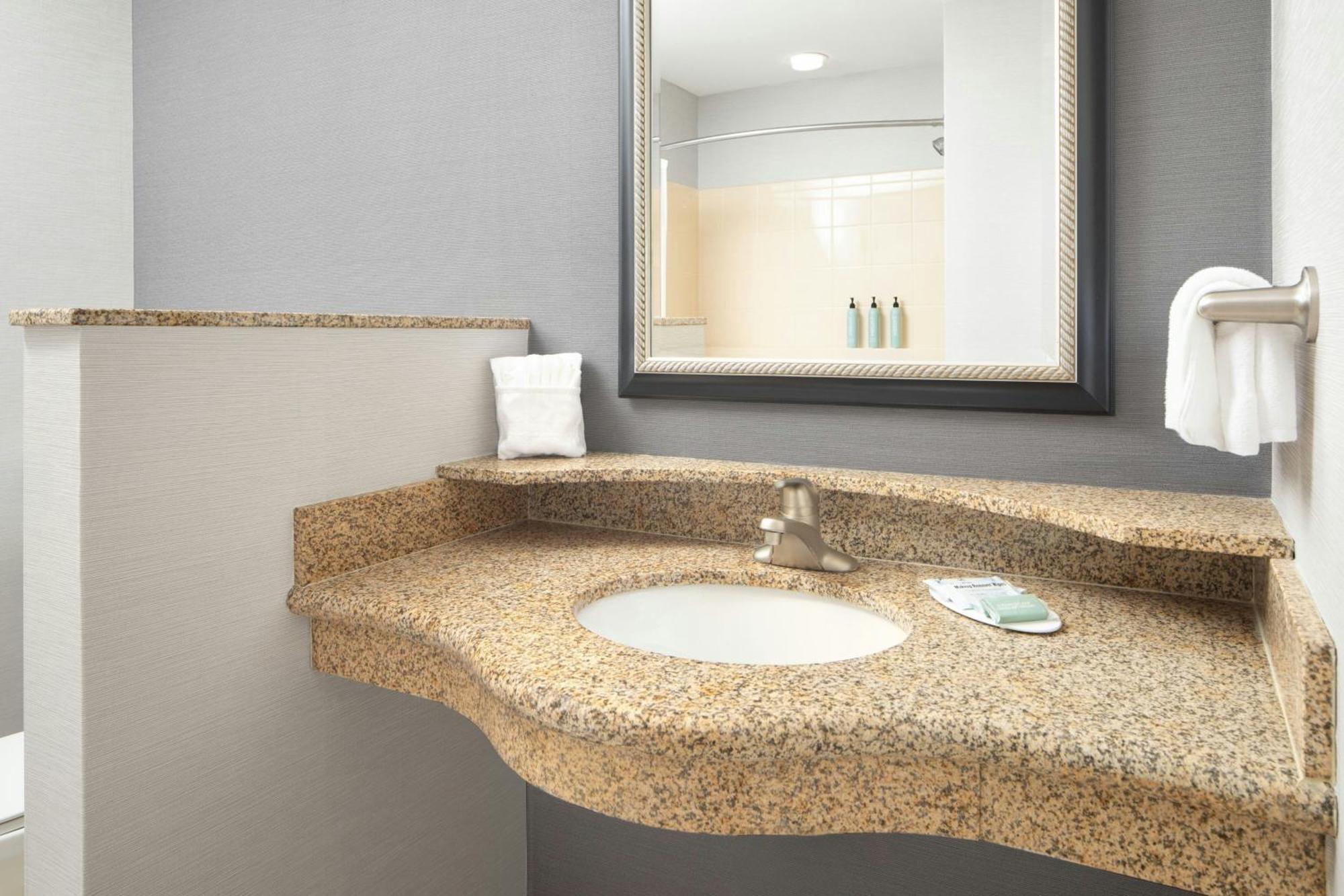 Courtyard By Marriott Knoxville Airport Alcoa Εξωτερικό φωτογραφία